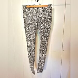 Old Navy Animal Print High Rise Leggings Size Medium Very Good Condition